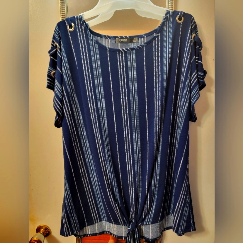 2XL womens knotted shirt